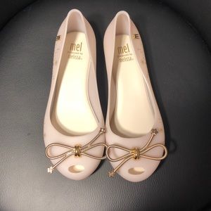 Mel Ultragirl Elements